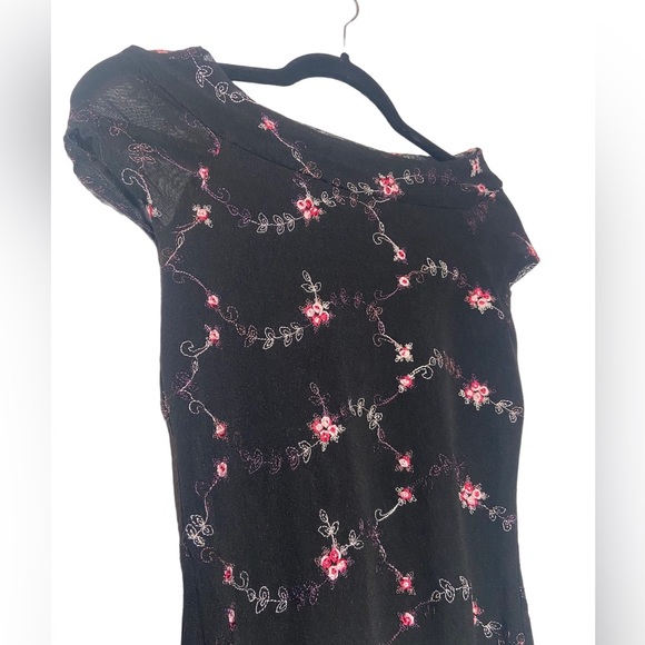Y2K black net embroidered pink flower top - Picture 3 of 4